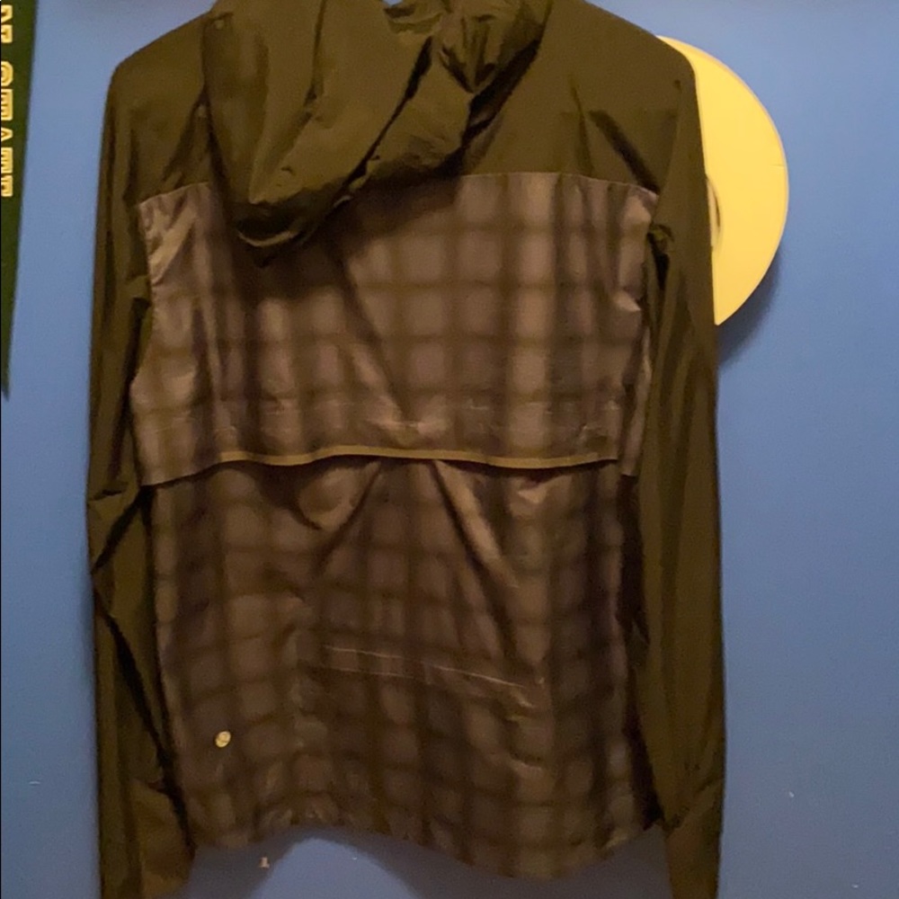 Lululemon zip up windbreaker - Picture 2 of 4